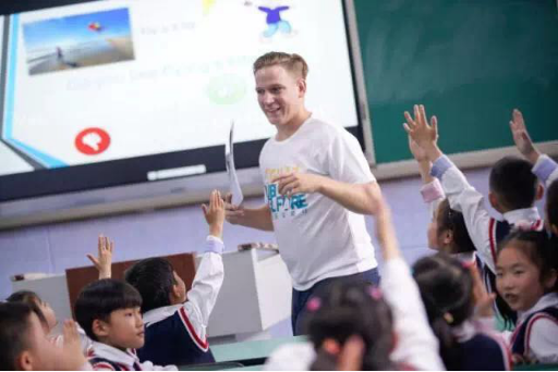 雅居樂樂活公益行，為孩子帶回一個(gè)更大的世界